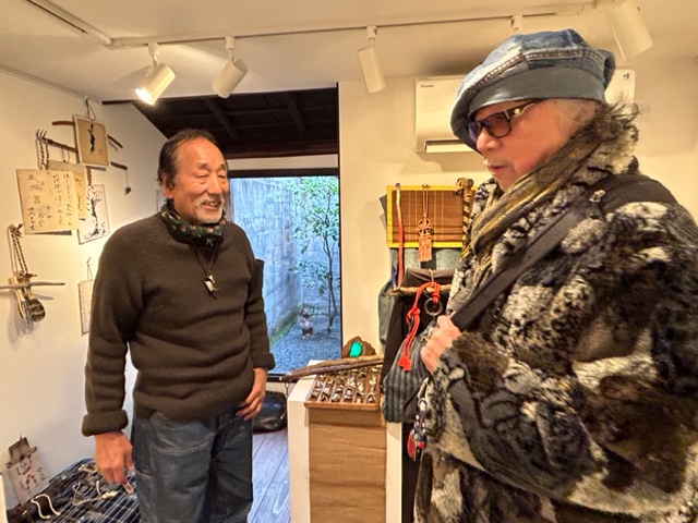 綾小路ギャラリー武、展示アーテイストを訪ねる