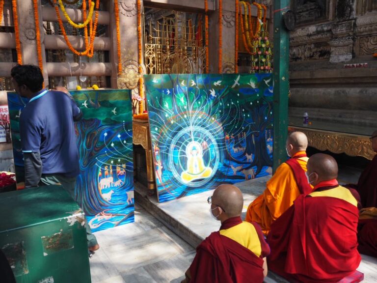 2月5日マハーボデイ寺院菩提樹広場で奉納画ご祈祷